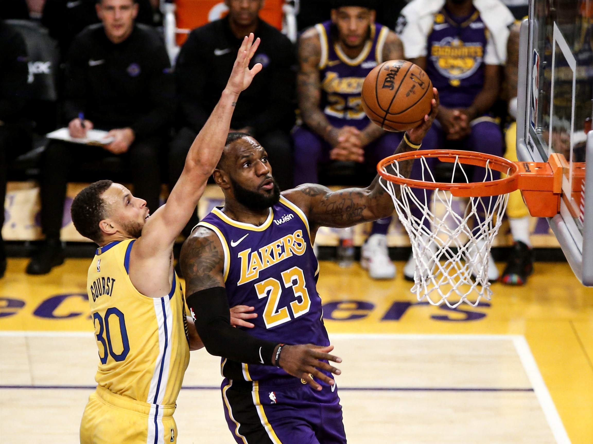 NBA季后赛战报配图
